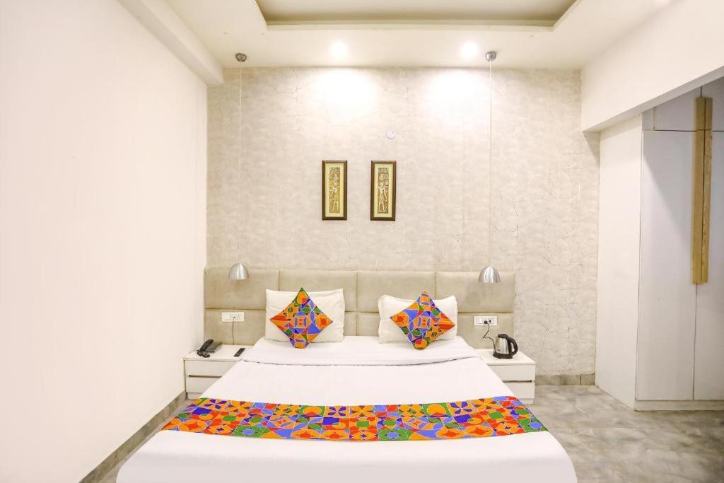 Hotel Konark A Family Stay Aerocity Ню Делхи Екстериор снимка